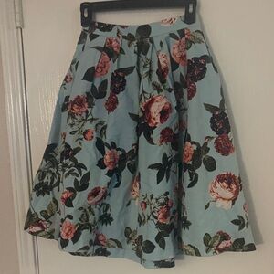 Cece retro light blue with pink roses skirt with pockets.  Beautiful!  Sz 0